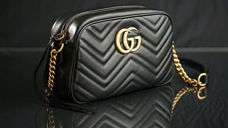 black gucci shoulder bag / vintage gucci bags