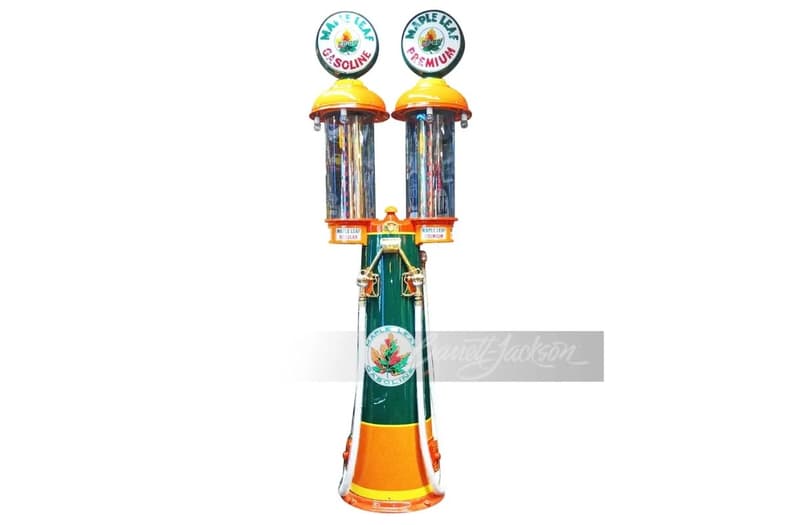 Barrett-Jackson 1920s Maple Leaf Gasoline Clear Vision Model #700 twin visible gas pump (Lot 9460) 