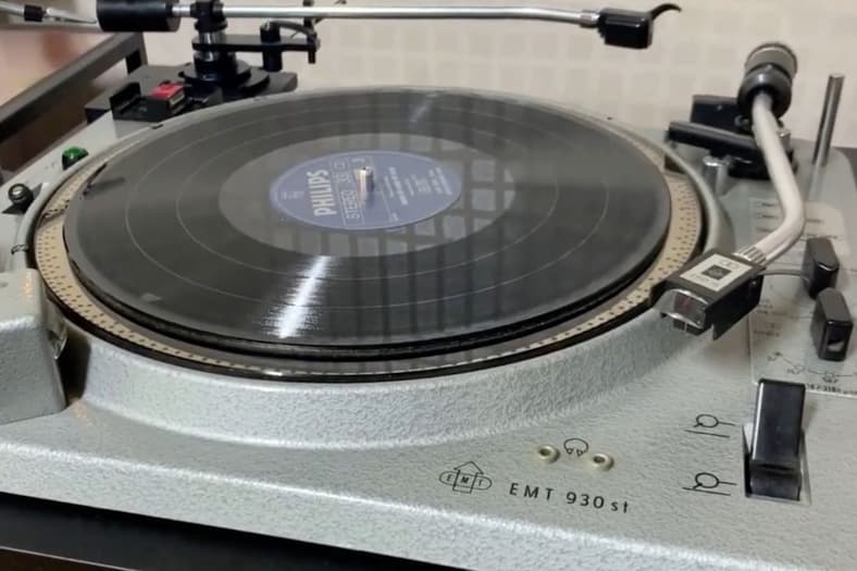 EMT 930st Turntable w Rma229, Rf297 Koetsu Black