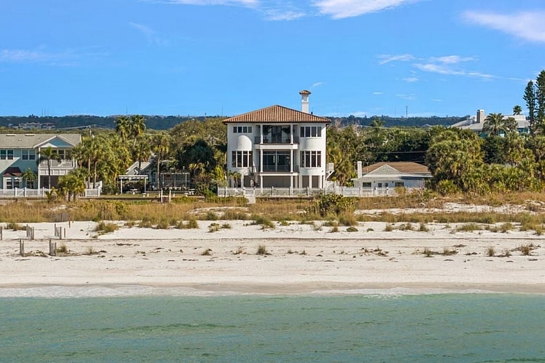 Hulk Hogan's Former Mansion