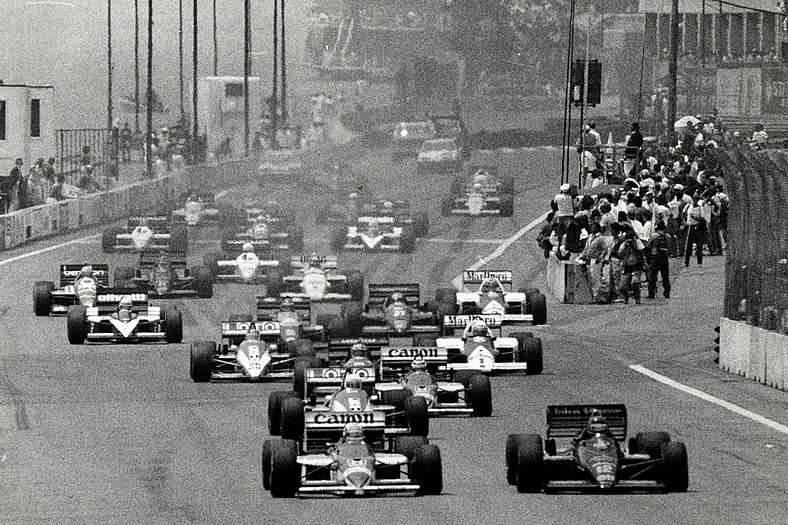 Ayrton Senna and Nigel Masell duel for the lead at the start of Detroit Grand Prix on JUne 28, 1985. 