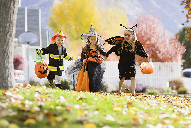 kids in halloween costumes