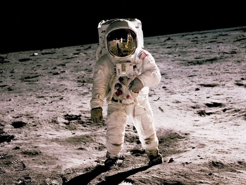 Astronaut Younger Unsplash