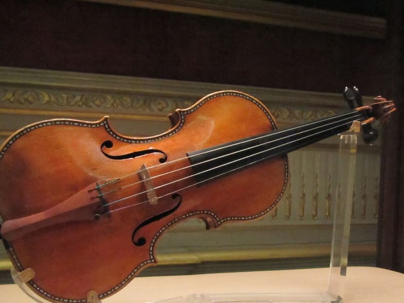 antique musical instruments