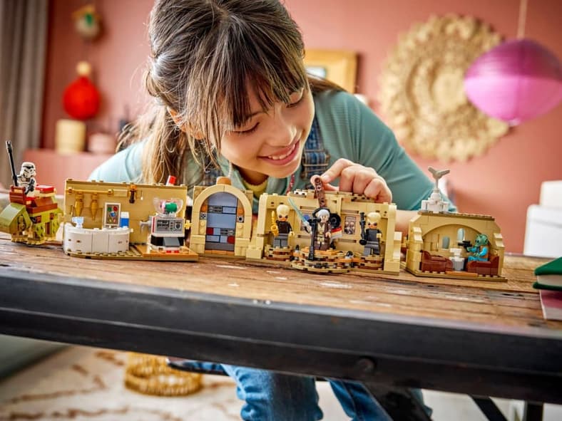 SMART Play Mos Eisley Cantina LEGO