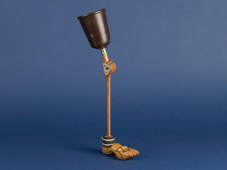 prosthetic leg