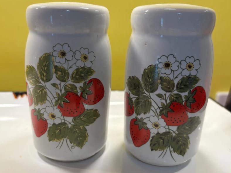 collectible salt and pepper shakers