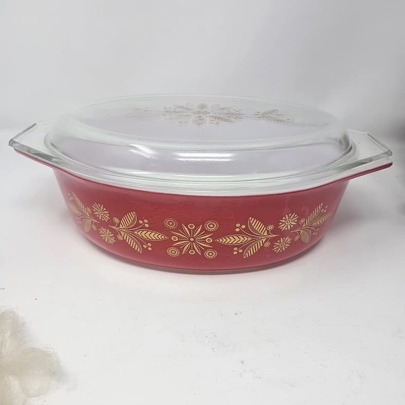 vintage pyrex dish