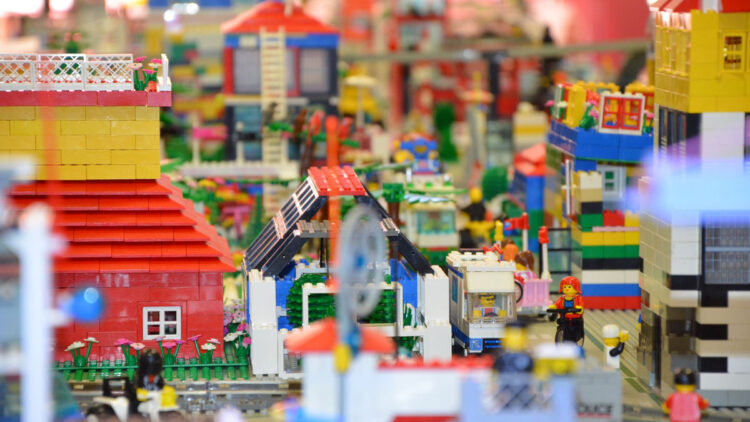 15 Most Valuable Retro LEGO Sets from the 80s, 90s, and 00s