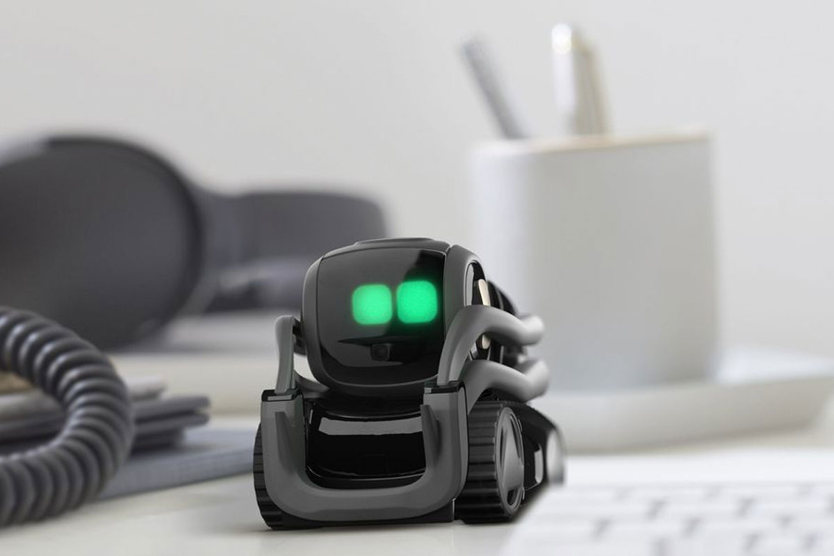 Rise Of The Robot Pets The Vector 2.0 Desk Companion Nerdable