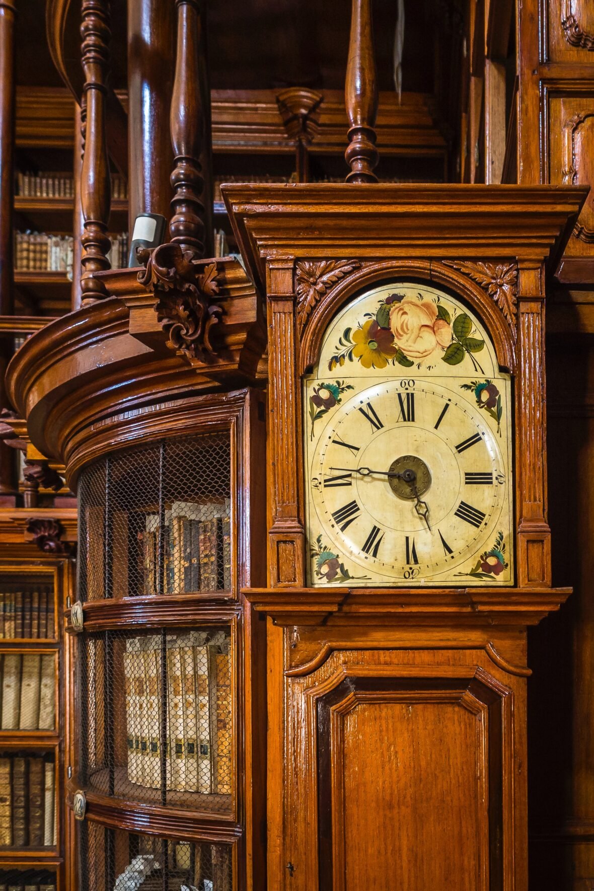 antique clocks guide for collectors: identifying antique clocks