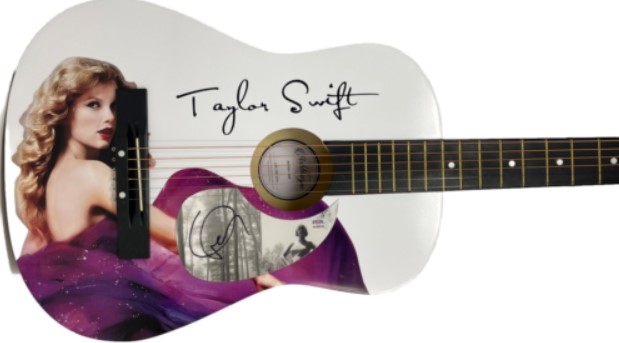 Speak Now Acoustic Guitar, Autographia