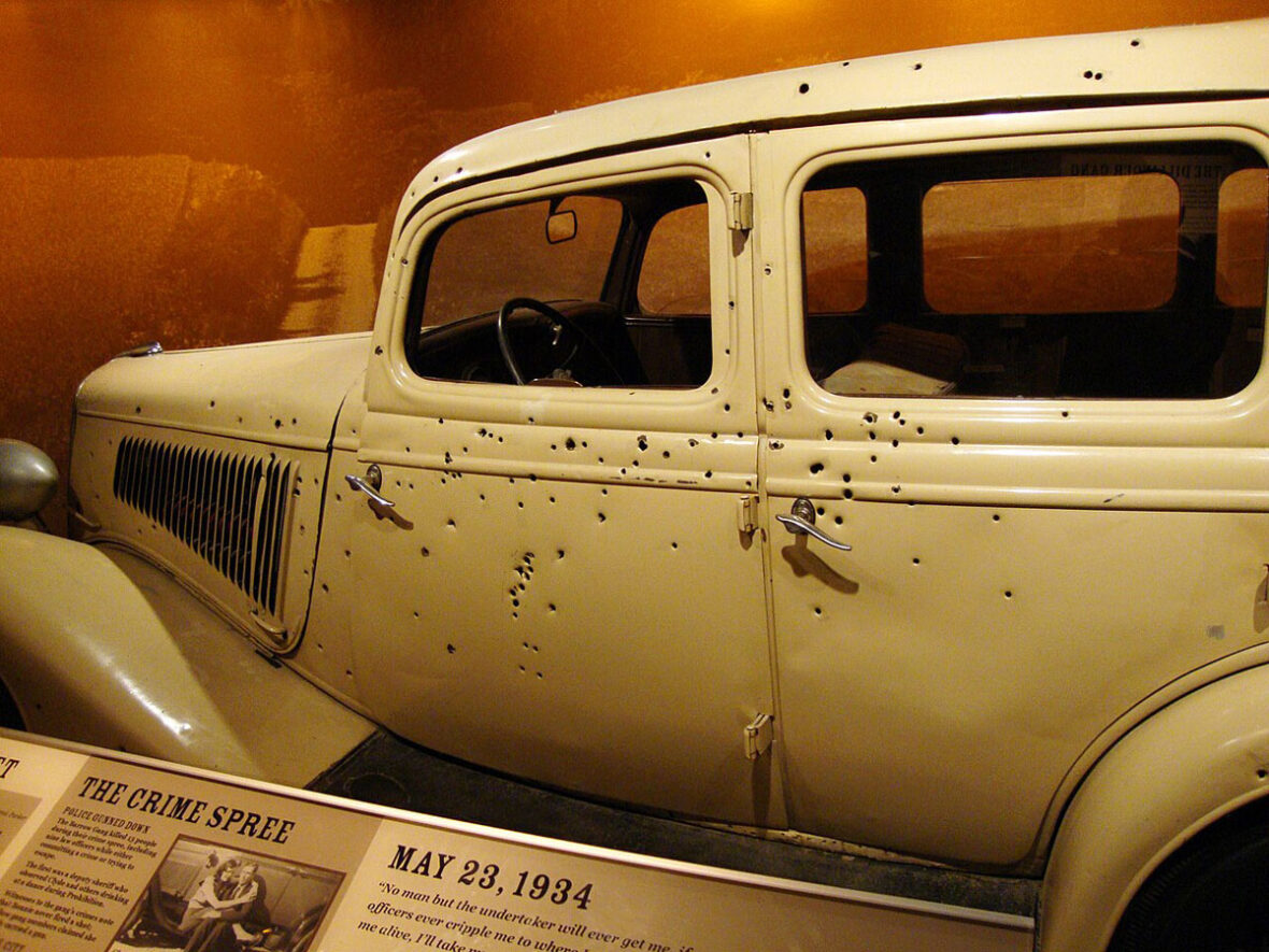 Bonnie and Clyde replica car
