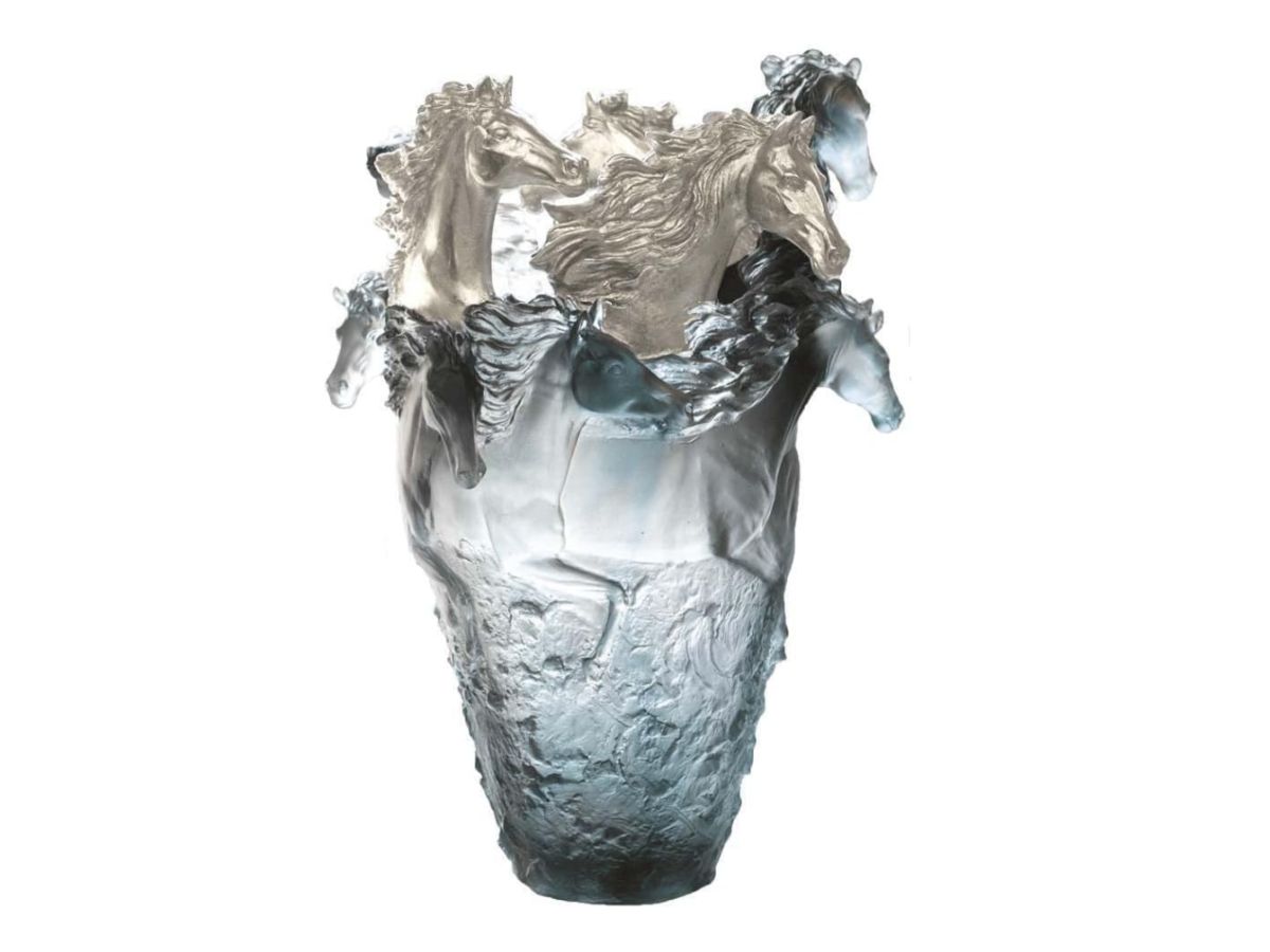 Vase, Amazon