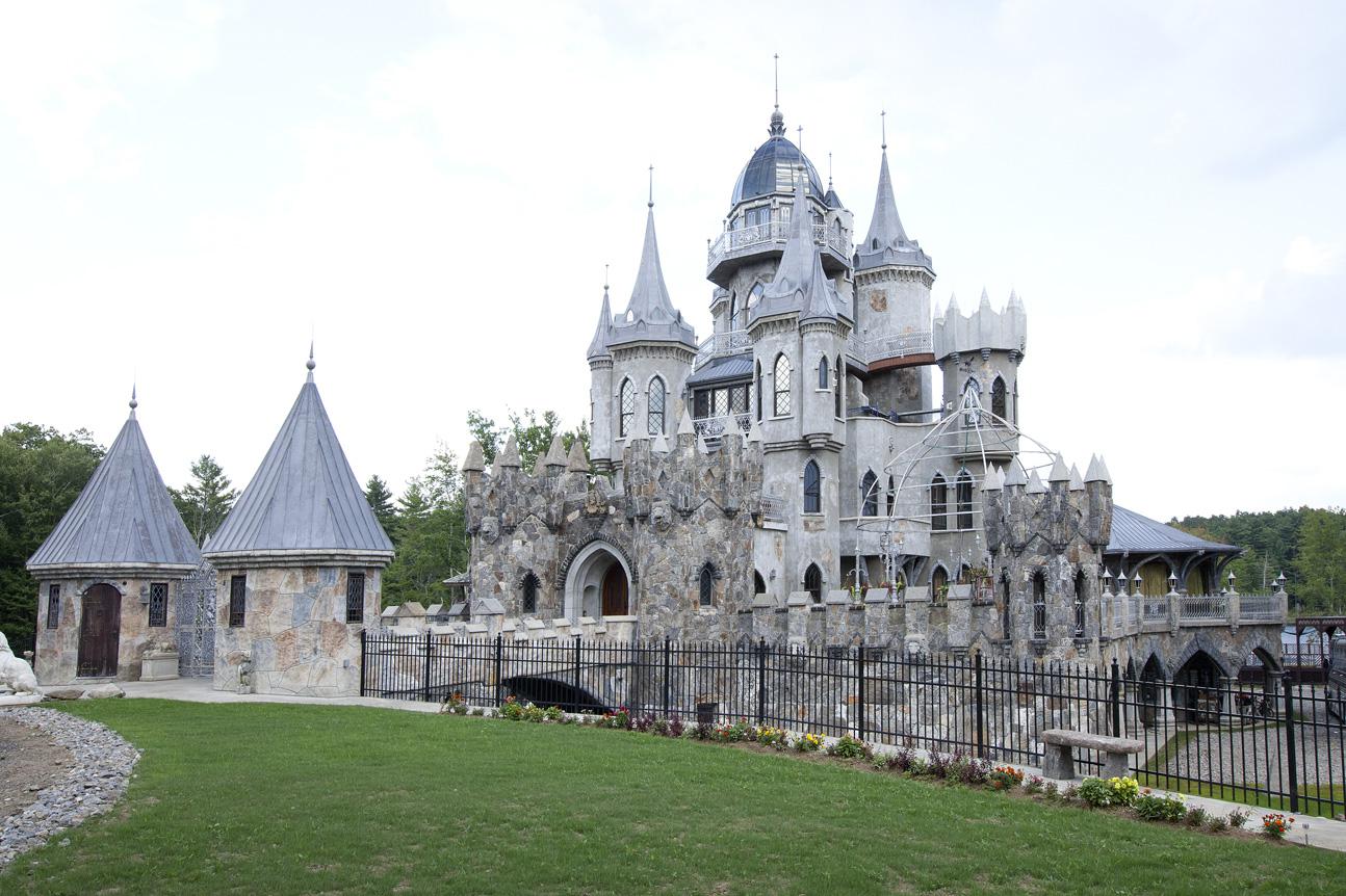 weirdest houses in the world