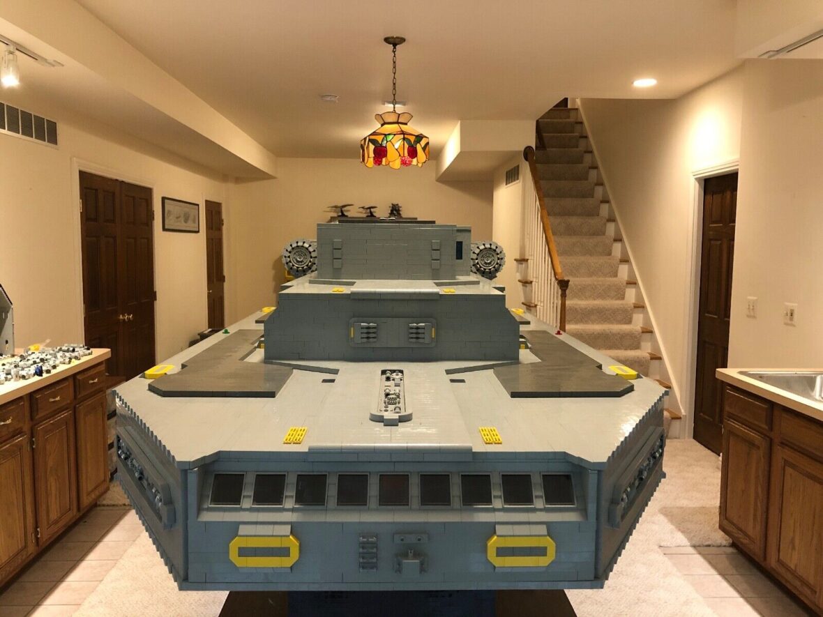 Custom Lego MOC Starship