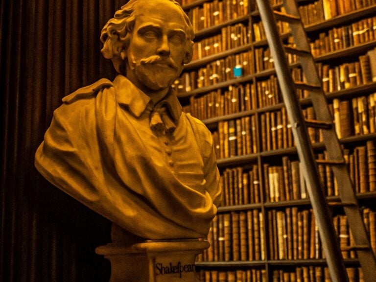 Shakespeare Theory, Unsplash