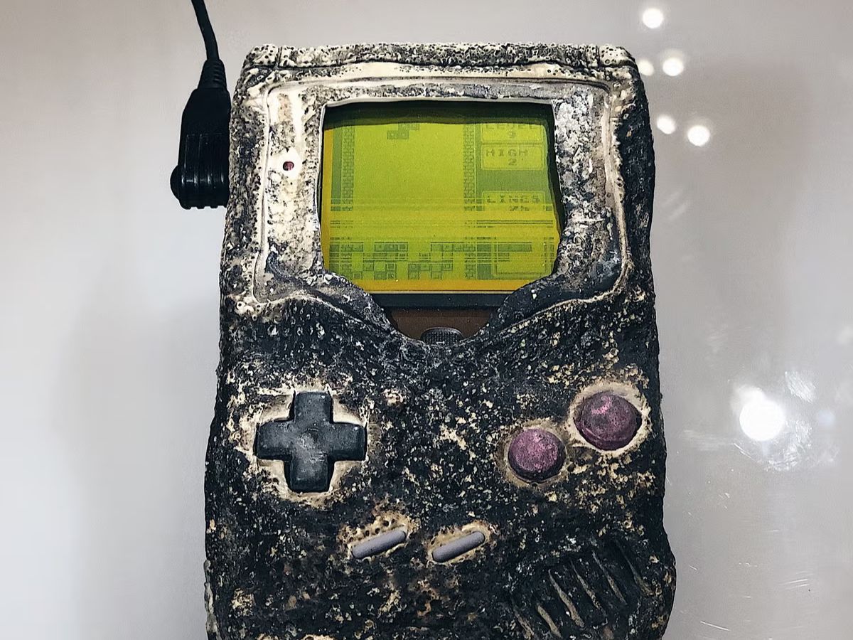 Esquire, Game Boy Bombing