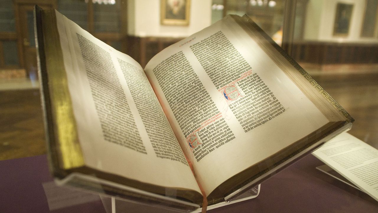 Gutenberg Bible Wiki Commons