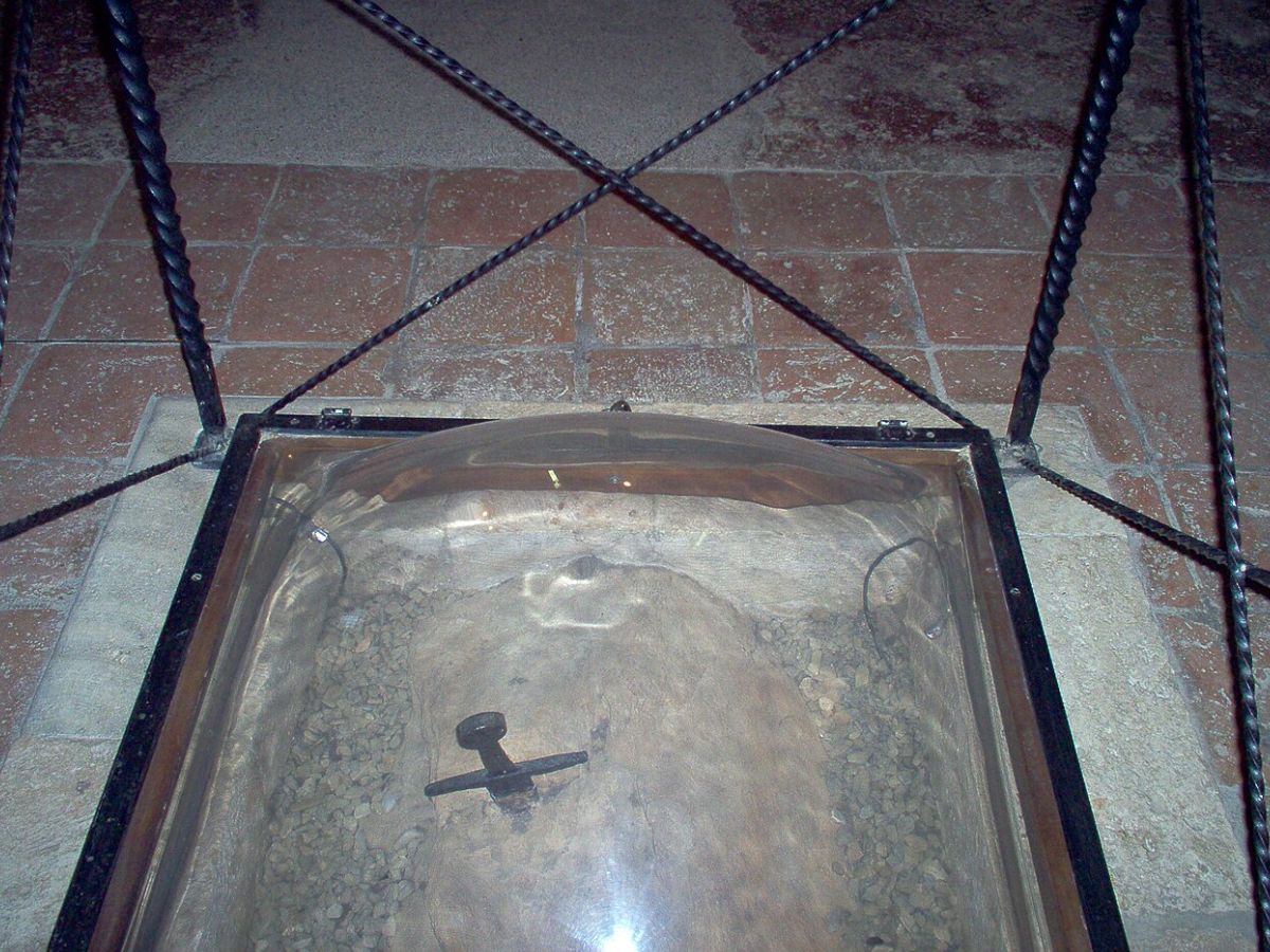 Sword in the Stone of San Galgona Wiki Commons