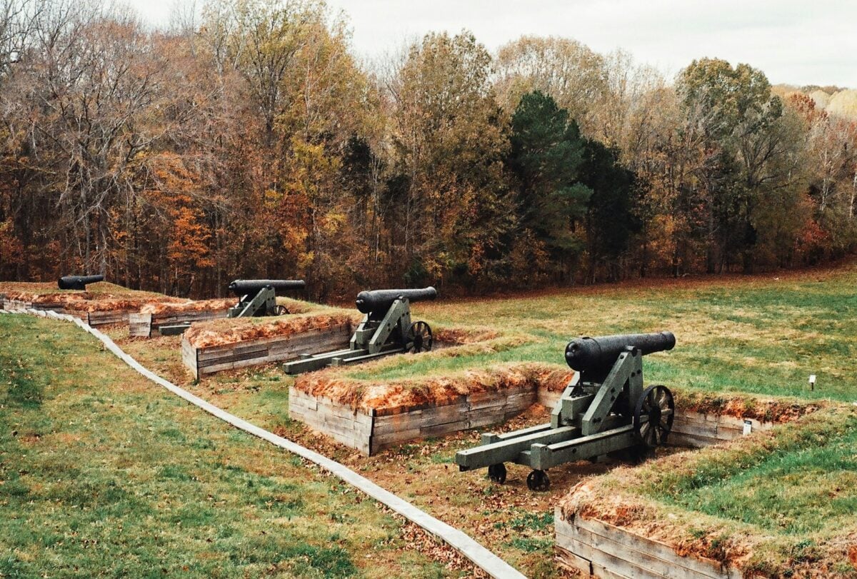 5 Haunted American Battlefields With Eerie Ghost Stories